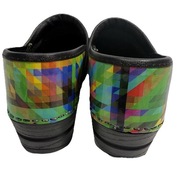 Sanita Women’s Professional Clogs Sz 37 EU 6.5-7 US Multicolor Geometric EUC - Picture 4 of 9